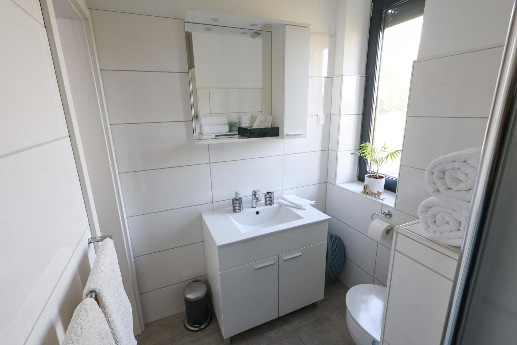 White Mountain Apartment Banovci Buitenkant foto
